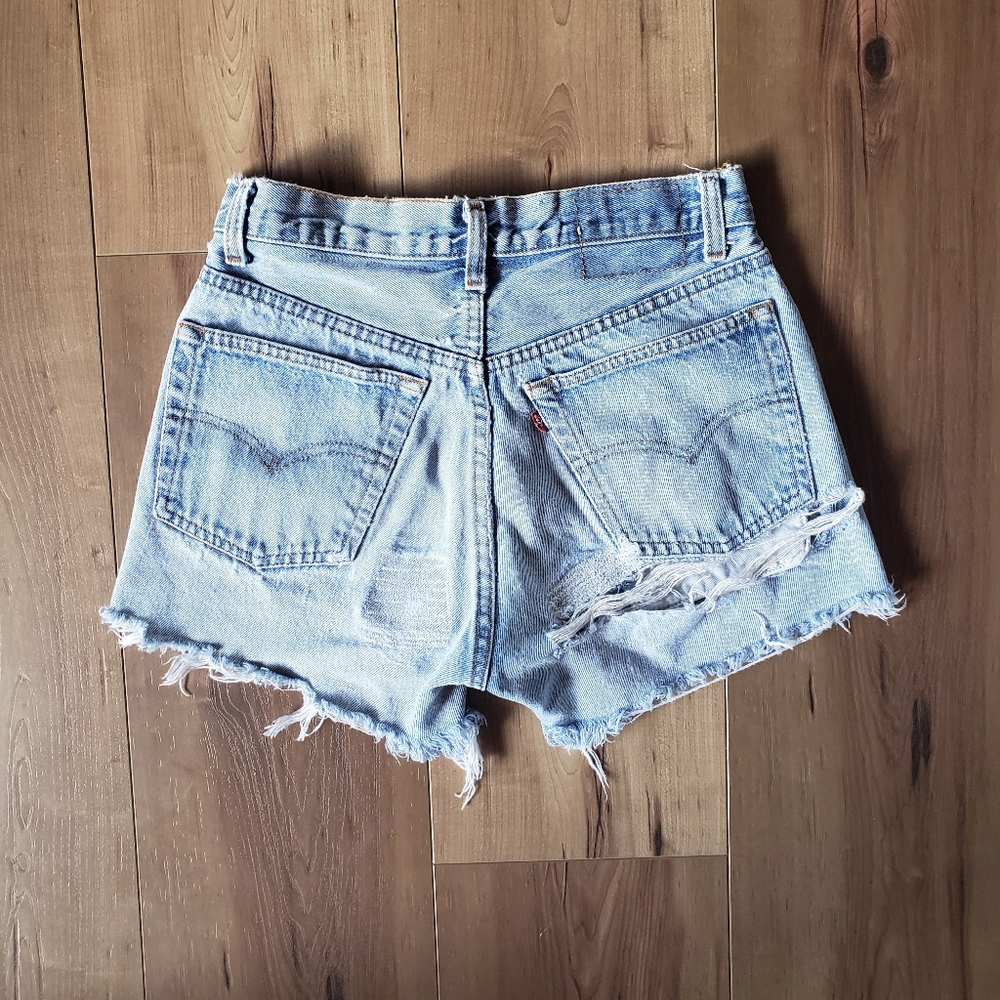 AMAZING VINTAGE LEVI'S SHORTS - Picture 8 of 16